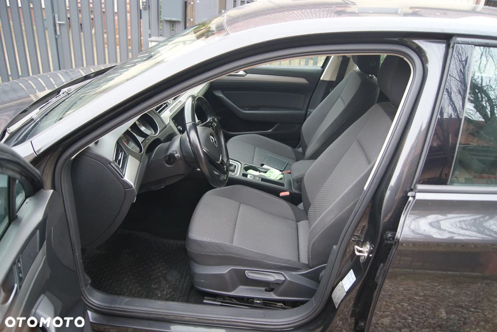 Volkswagen Passat 1.5 TSI EVO Elegance DSG - 8