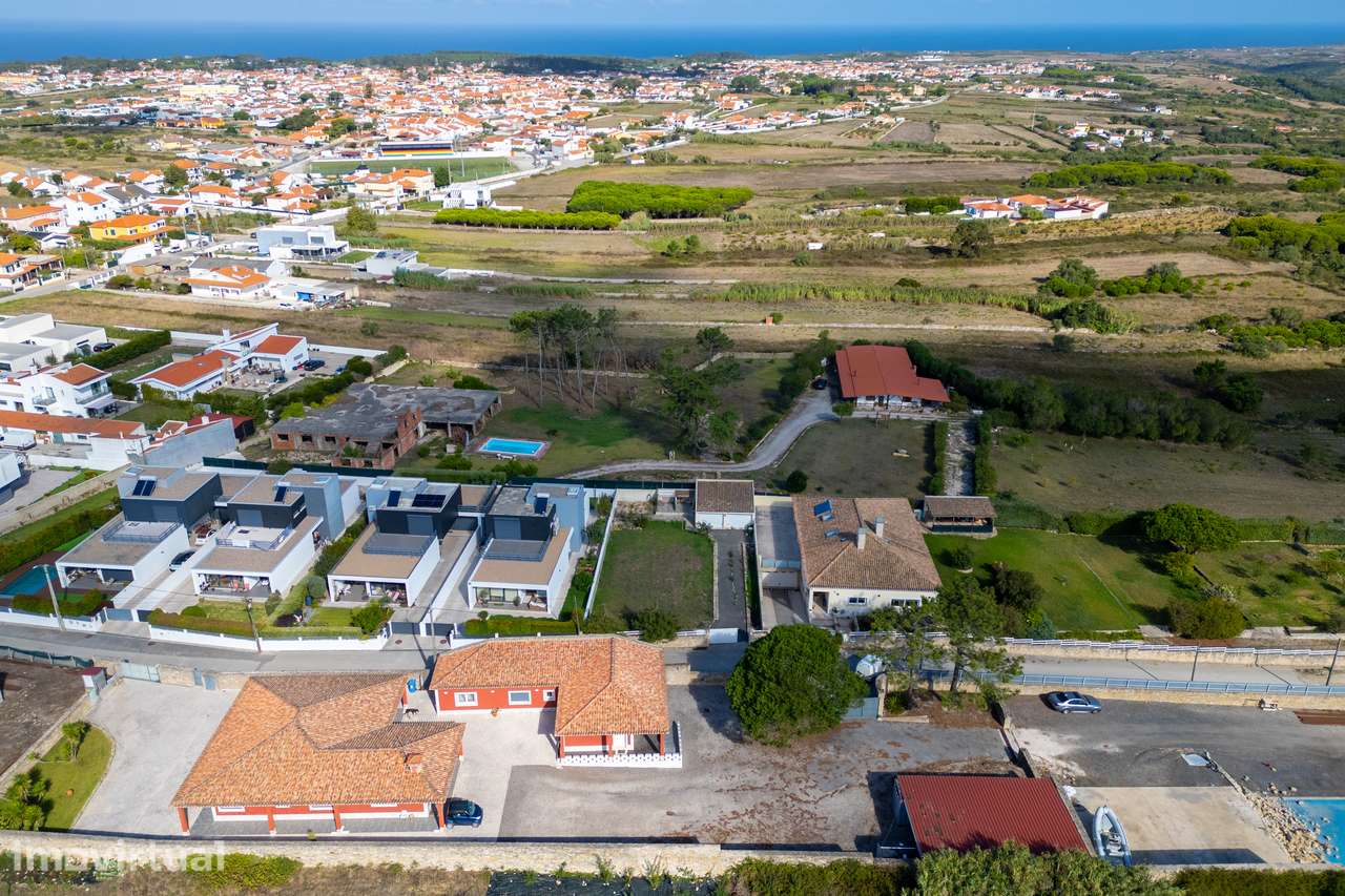 Terreno urbano com armazéns | Potencial para projeto de moradia - Grande imagem: 5/12