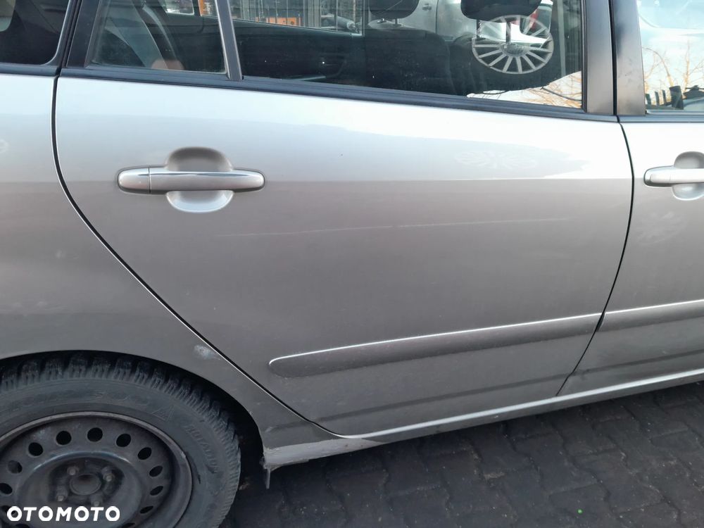Drzwi tylne prawe TOYOTA Corolla Verso I 01-04r. 1D9 - 2