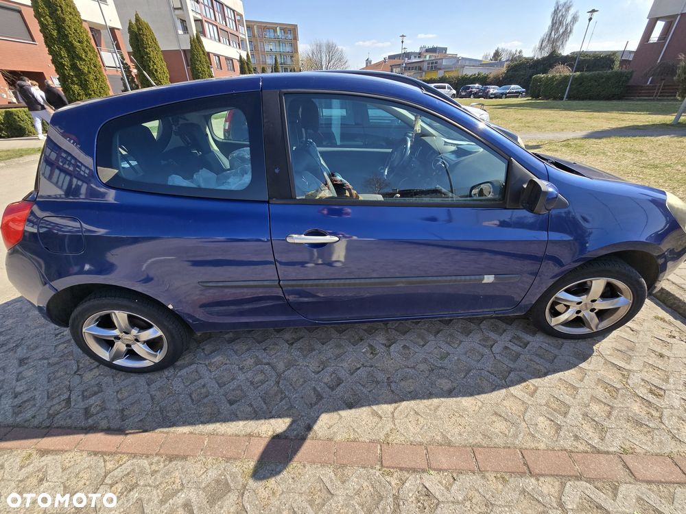 Renault Clio - 1