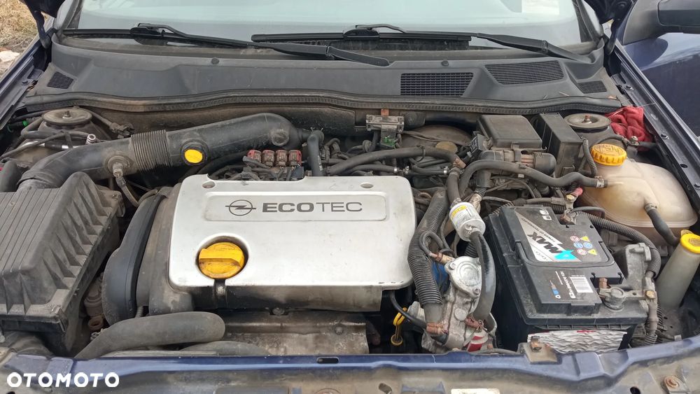 Opel Astra 1.6 GLS - 6