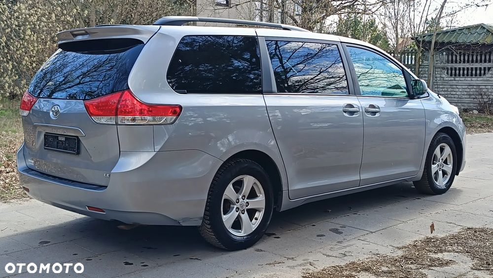 Toyota Sienna ver-3-5-v6-se - 2