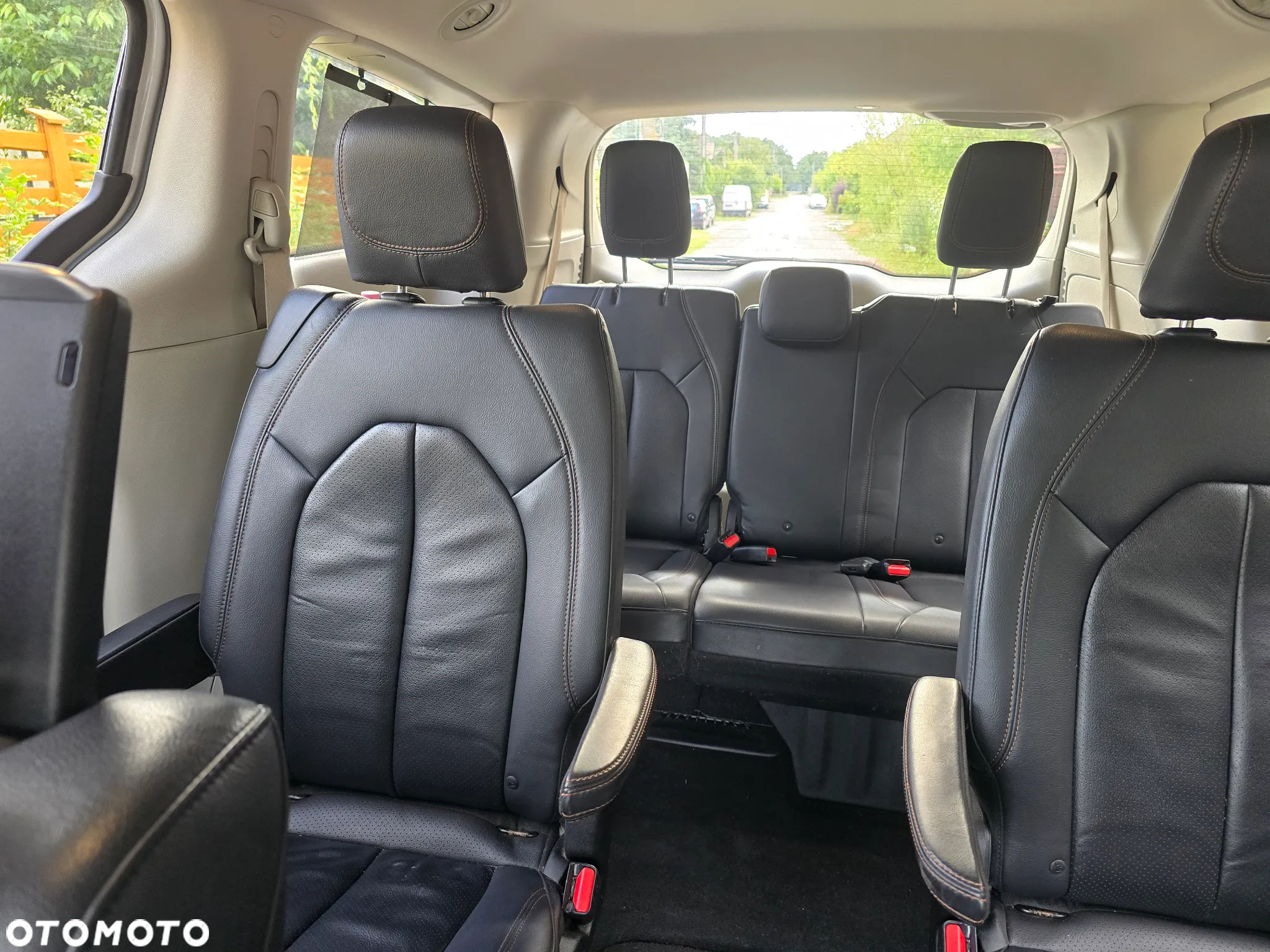Chrysler Pacifica - 7