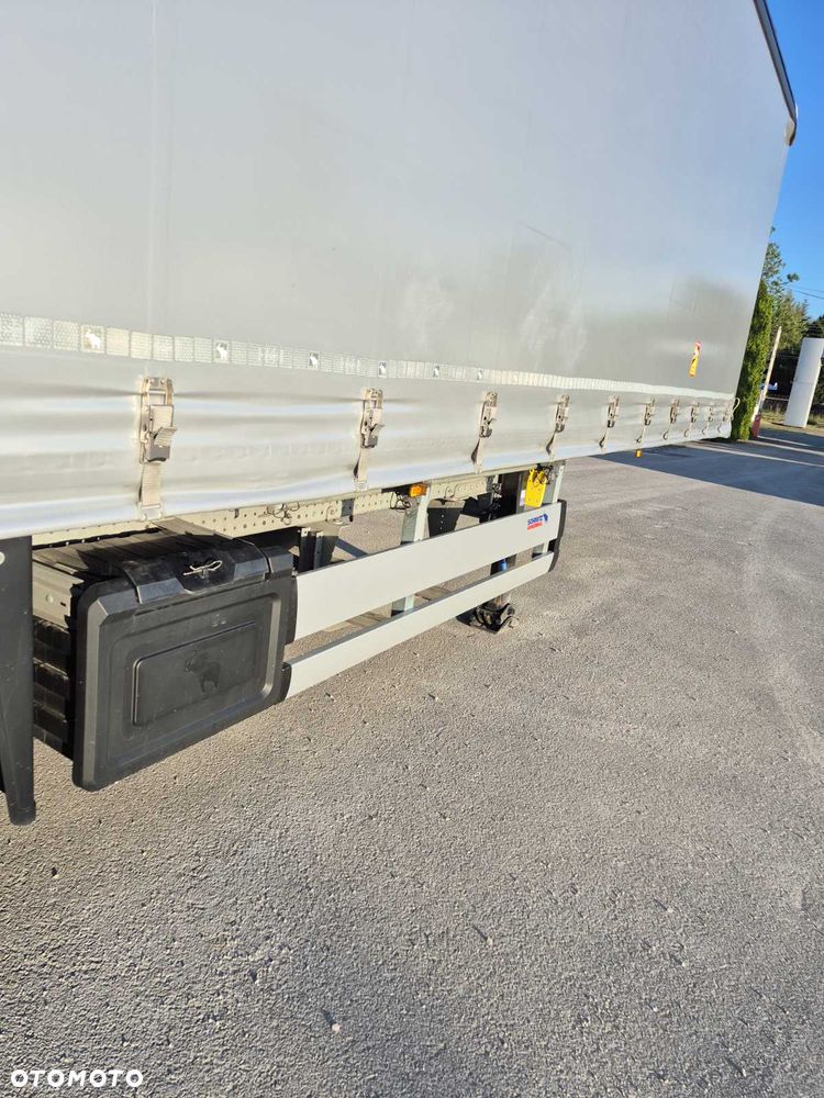 Schmitz Cargobull SCB*S3 - 32