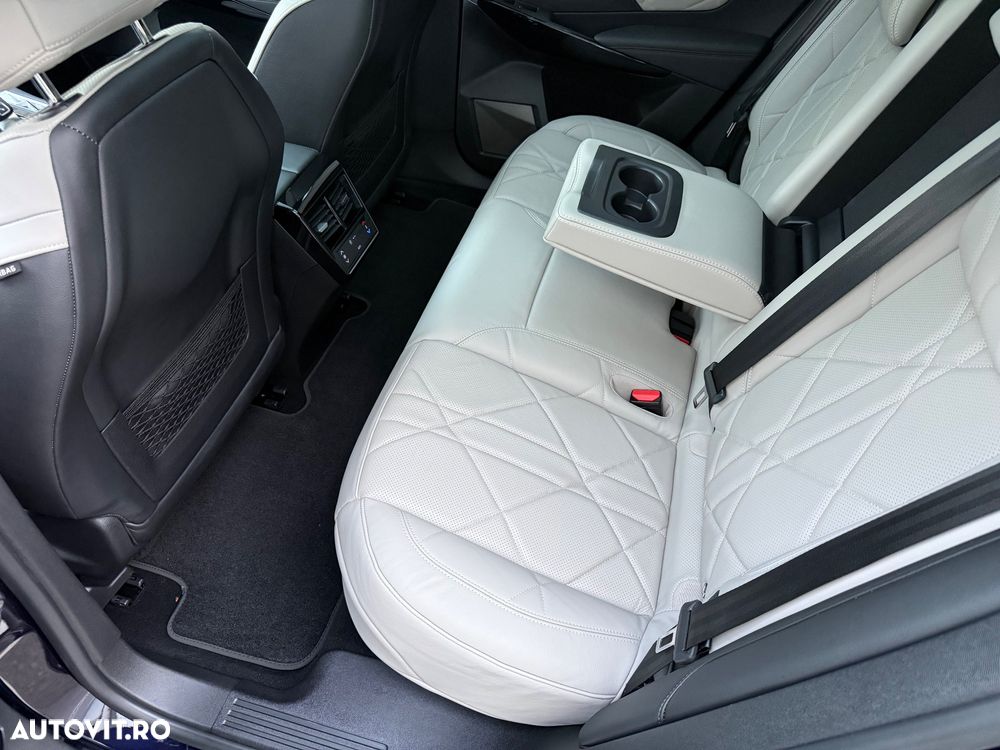 DS Automobiles DS 7 Crossback 4x4 300 RIVOLI - 29