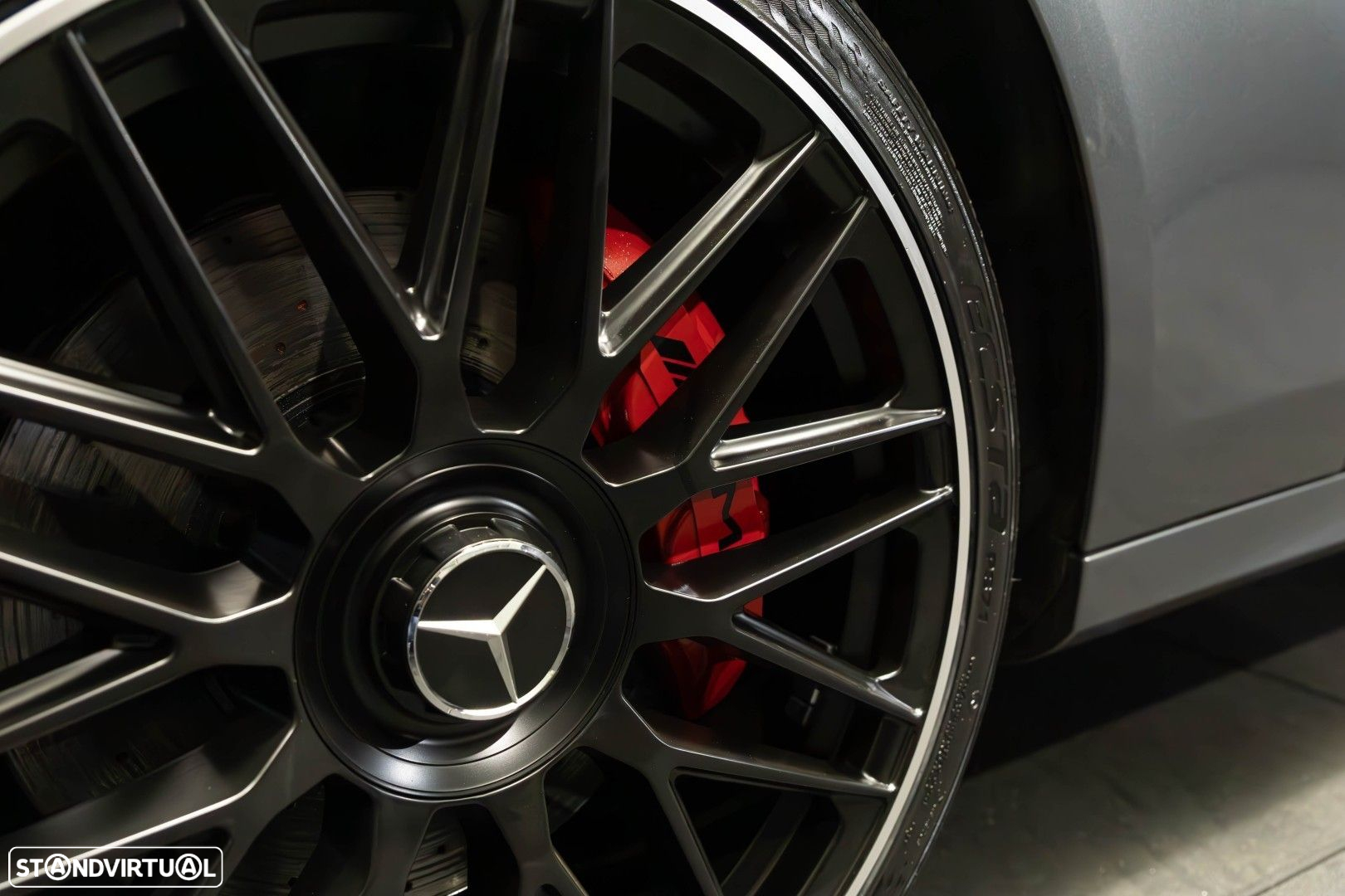 Mercedes-Benz E 300 de AMG Line - 19