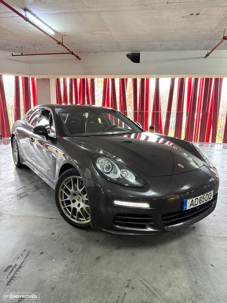 Porsche Panamera S E-Hybrid - 1