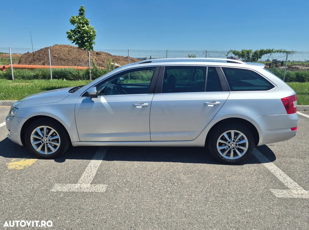 Skoda Octavia 1.6 TDI DSG Style - 3