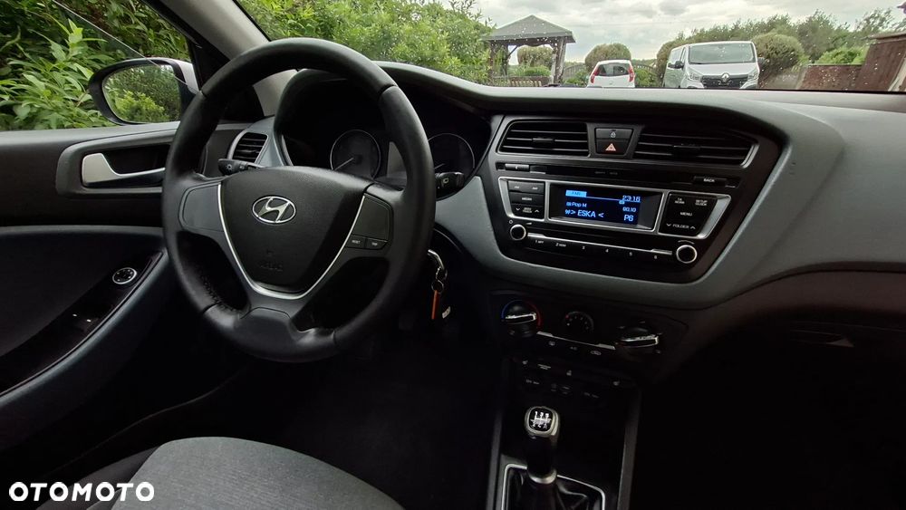 Hyundai i20 blue 1.2 - 22