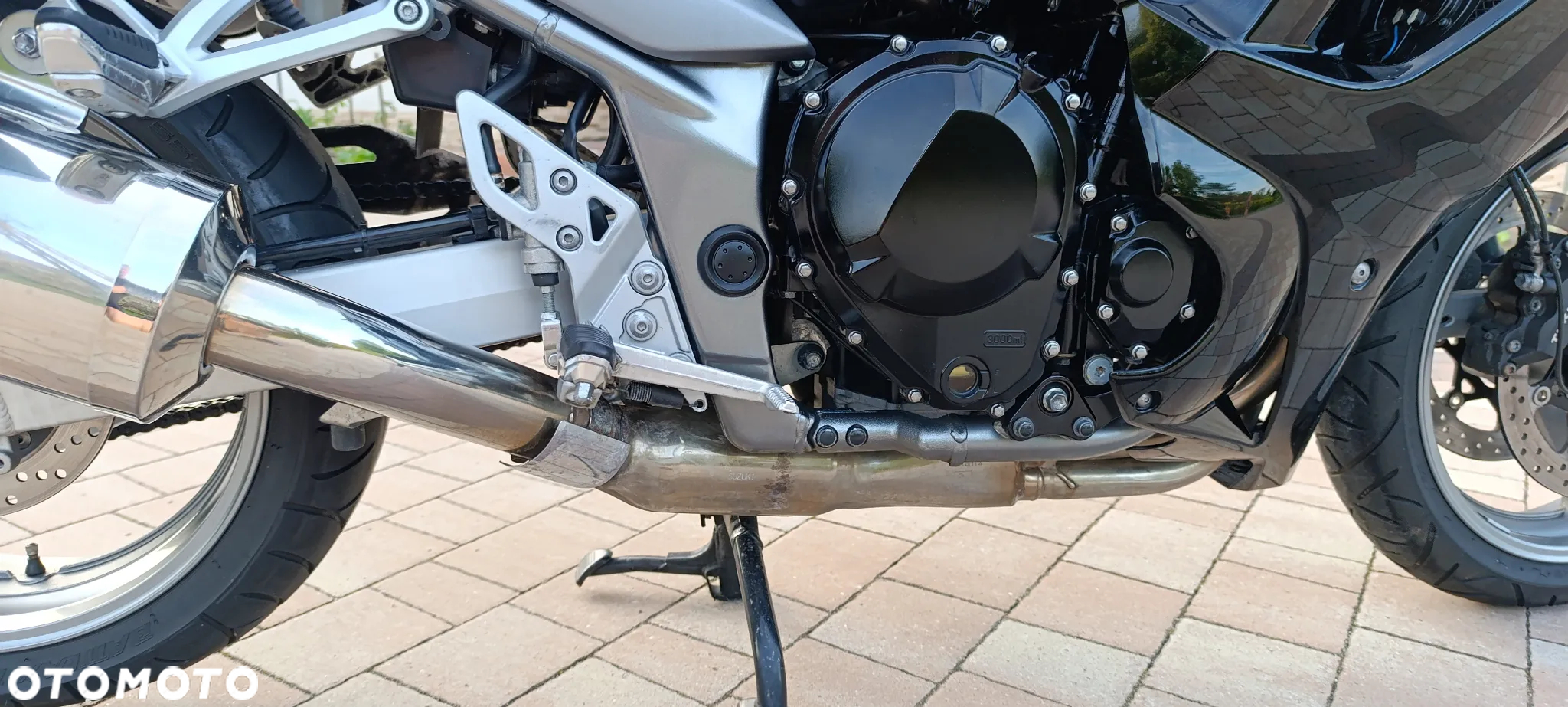 Suzuki GSX - 26