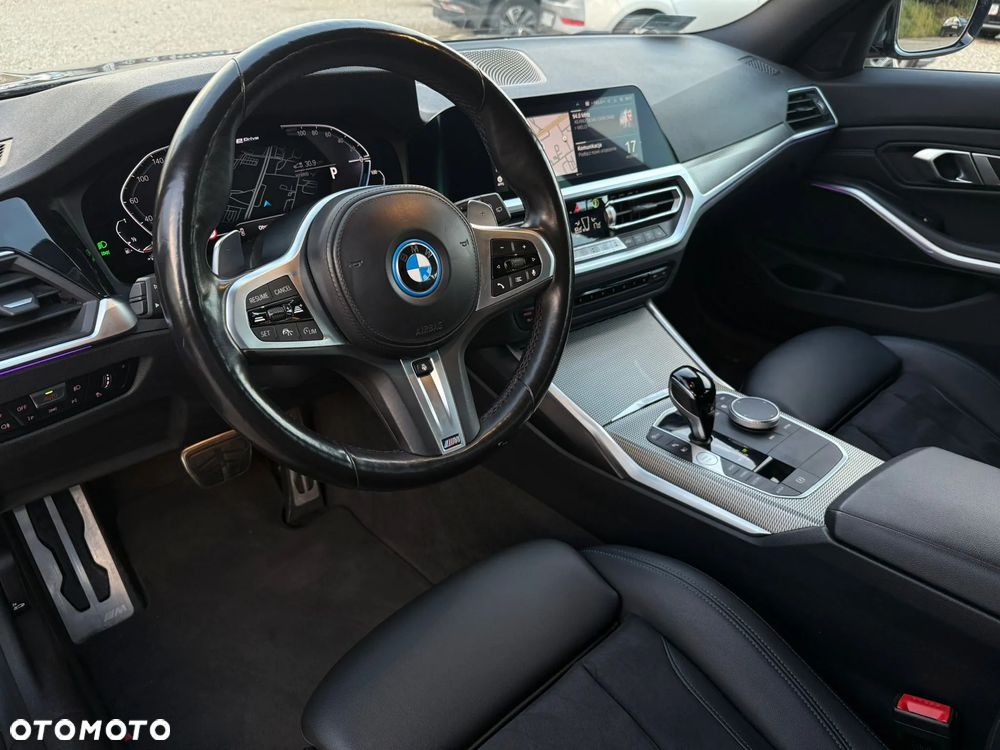 BMW Seria 3 330e PHEV M Sport sport - 9