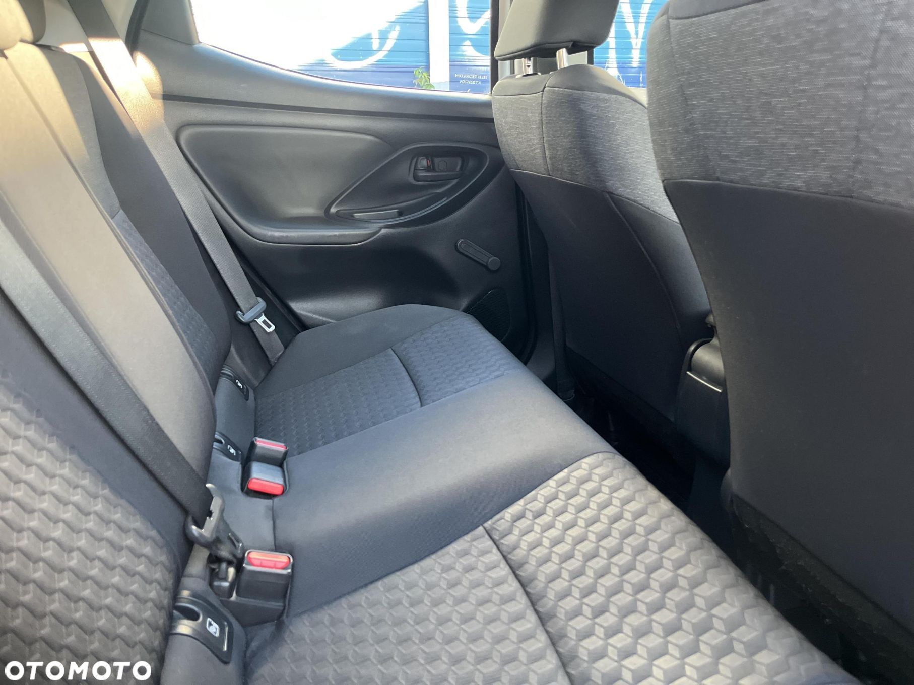 Toyota Yaris - 10