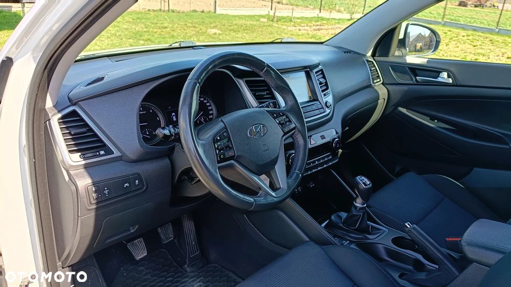 Hyundai Tucson 1.7 CRDI BlueDrive Style 2WD - 18