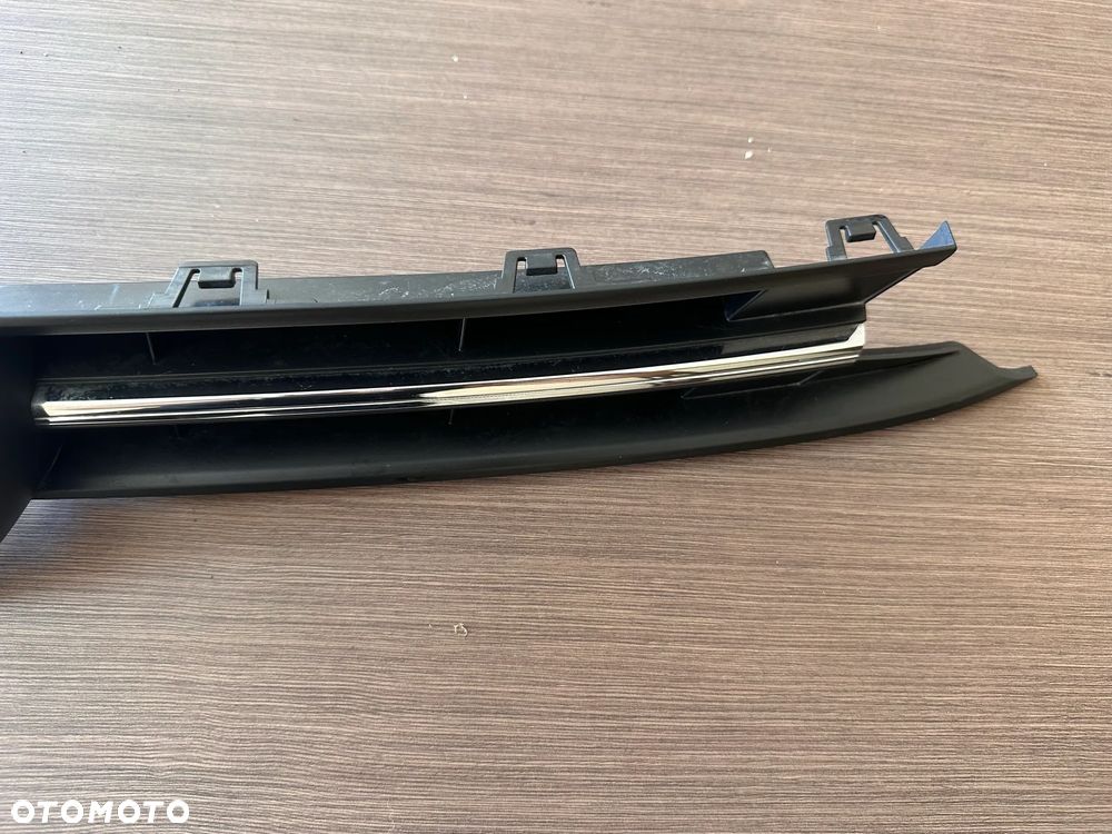 Grill Atrapa VW Polo 2G 2G0853651L 2G0853653L uszkodzony - 7