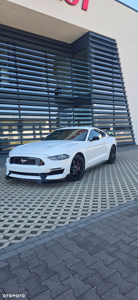Ford Mustang - 1