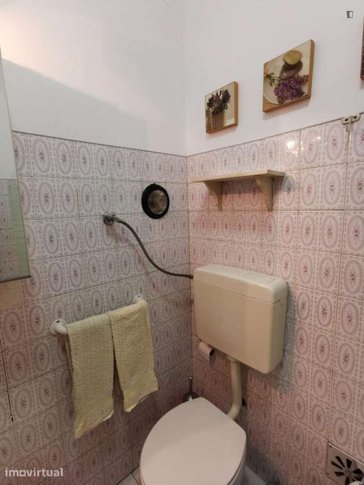 Quarto - localizado em Benfica Lisbon - Grande imagem: 3/21