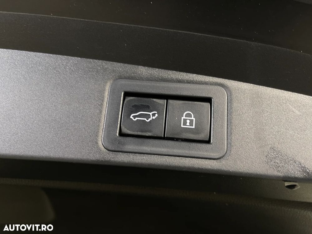 Toyota Corolla 1.8 HSD Dynamic - 17