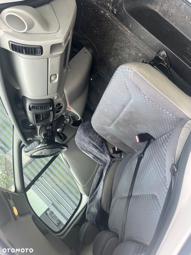 Renault trafic - 7