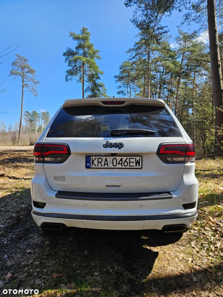 Jeep Grand Cherokee - 12