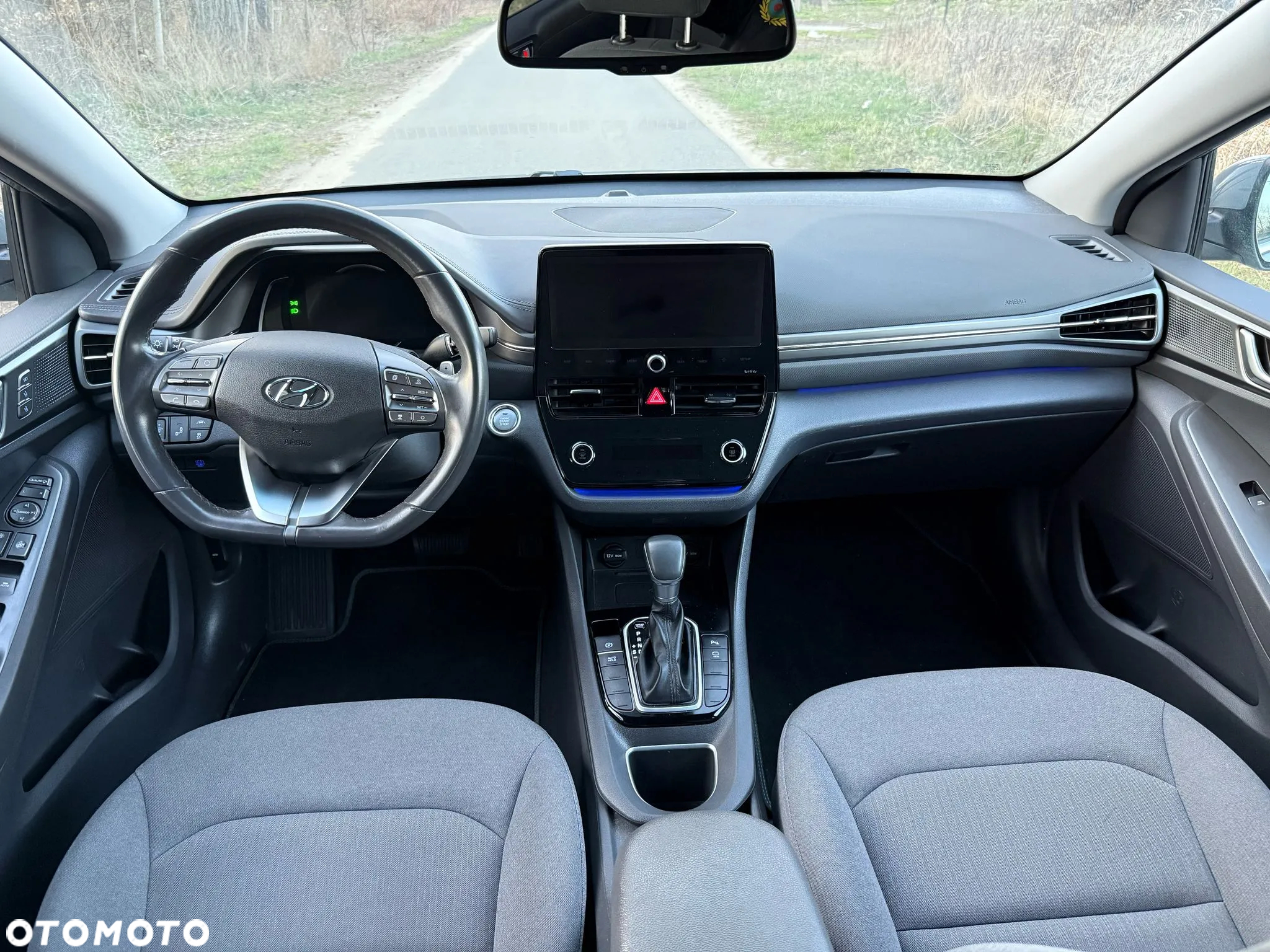 Hyundai IONIQ hybrid Business - 13