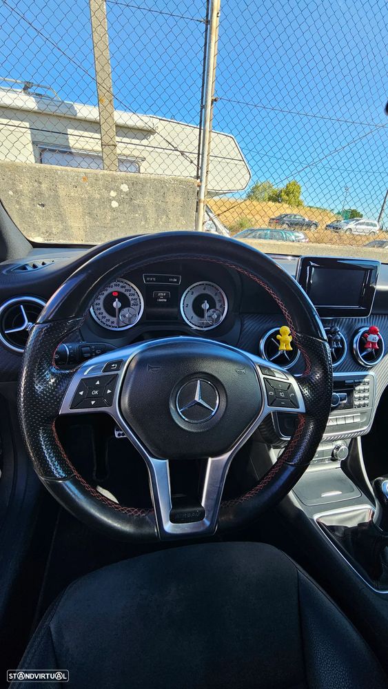 Mercedes-Benz A 200 d AMG Line - 6