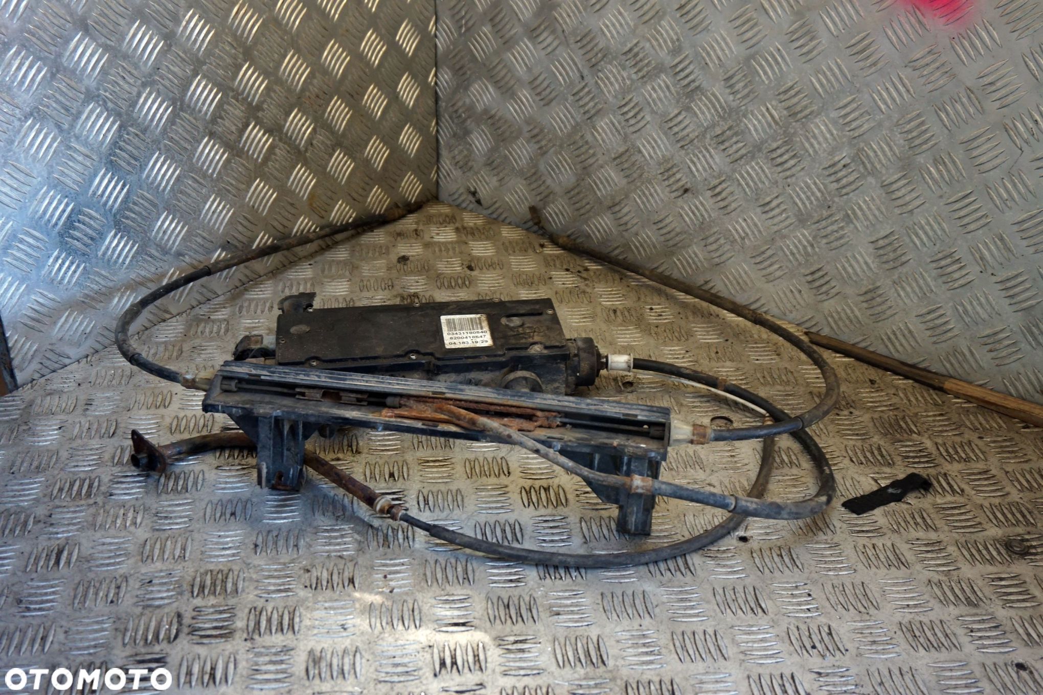 HAMULEC RĘCZNY ELEKTRYCZNY SCENIC II PH1 1.9 DCI 8200418647 RENAULT 2004-2006 - 1
