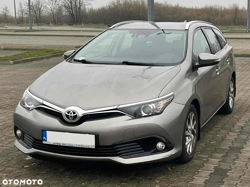 Toyota Auris 1.4 D-4D Premium Comfort - 1