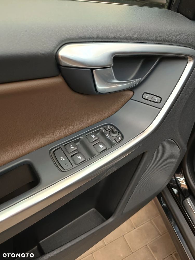 Volvo XC 60 - 22