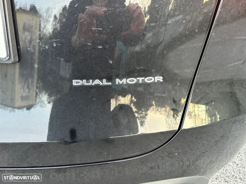 Tesla Model Y Long Range Dual Motor AWD - 6