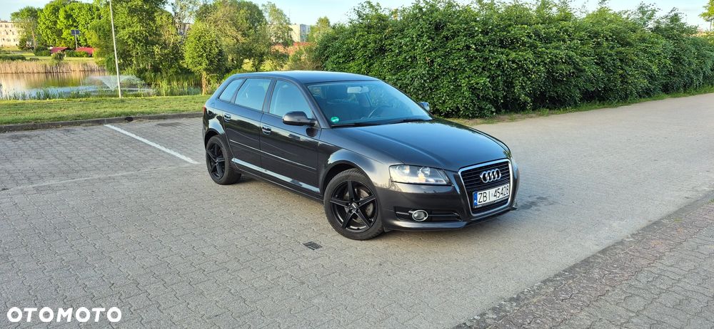 Audi A3 Sportback - 1