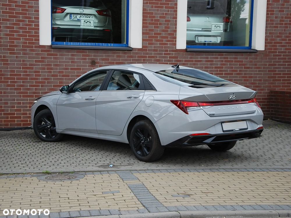 Hyundai Elantra 1.6 Smart CVT - 5