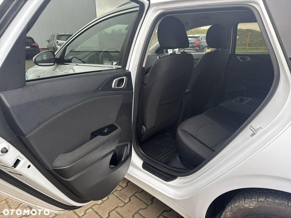 Kia Ceed 1.5 T-GDI M DCT - 14