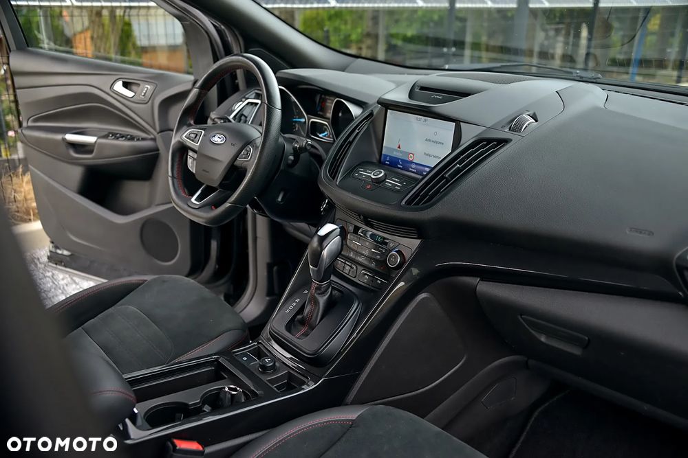 Ford Kuga 2.0 TDCi 4x4 ST-Line - 27