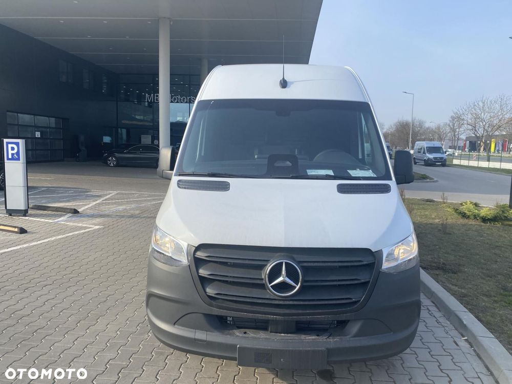 Mercedes-Benz Sprinter - 2