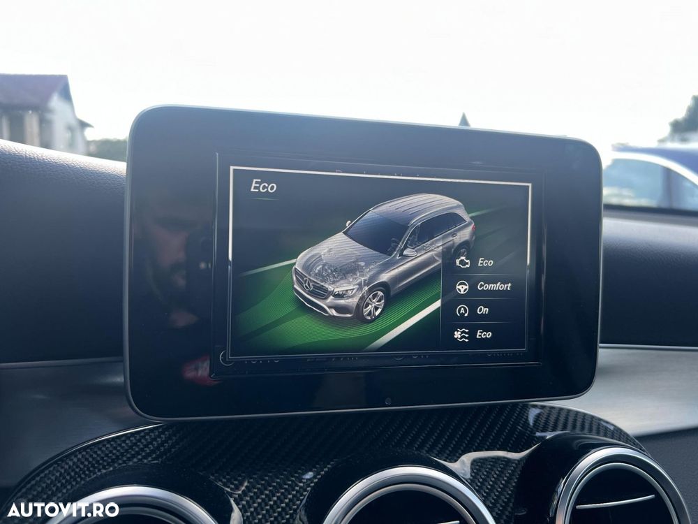 Mercedes-Benz GLC 300 4MATIC 9G-TRONIC AMG Line - 25