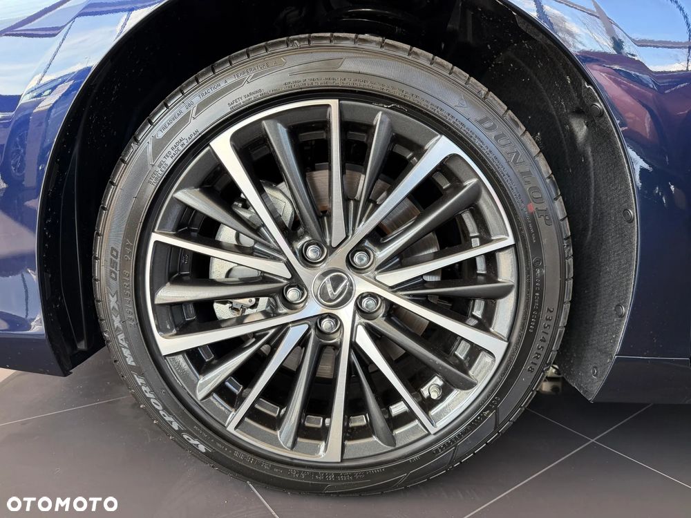 Lexus ES 300h Business Edition - 9