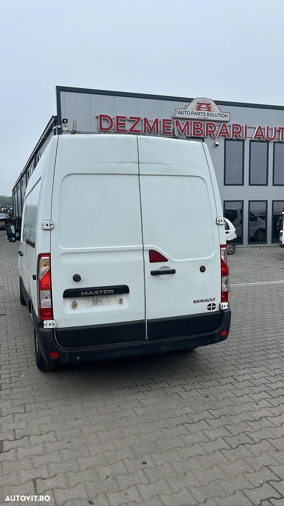 Dezmembram Renault Master 2.3 diesel din 2014 - 3