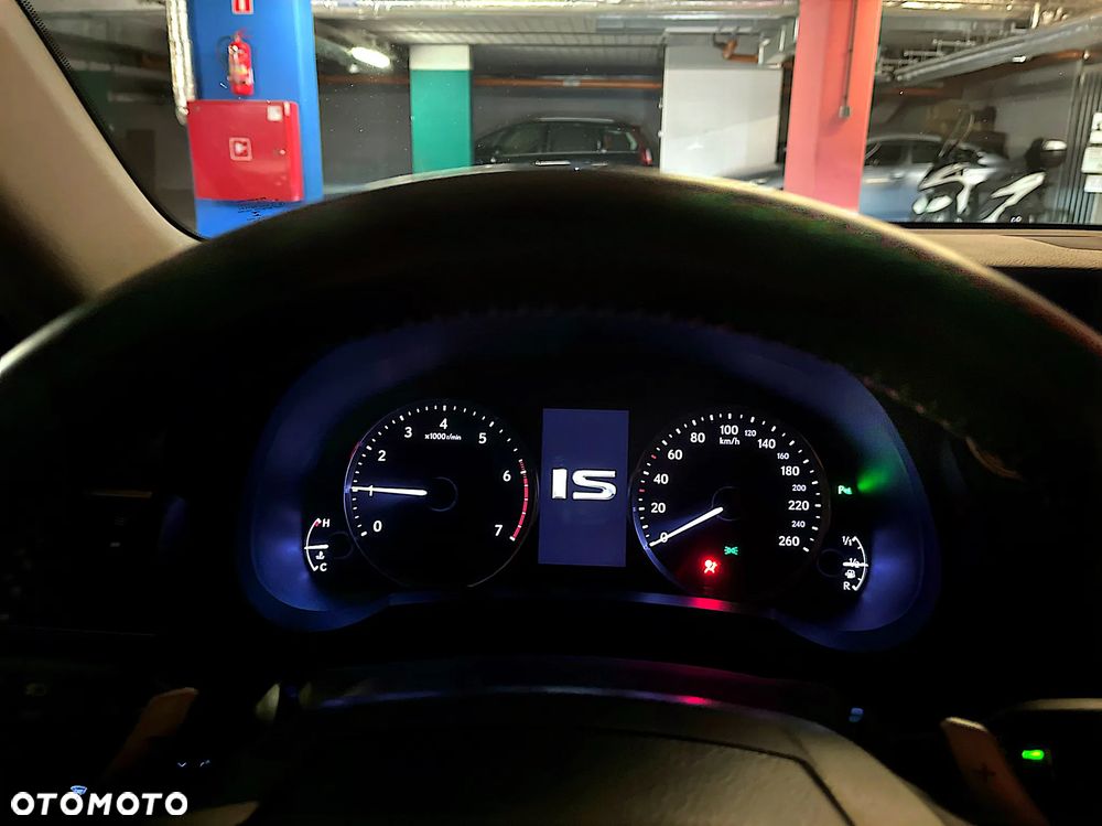Lexus IS 200t / 300 Elegance - 10