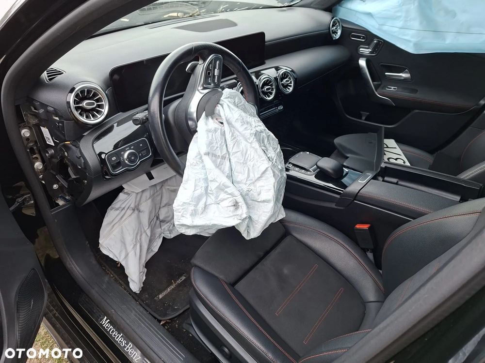 Mercedes-Benz Klasa A 180 AMG Line 7G-DCT - 8