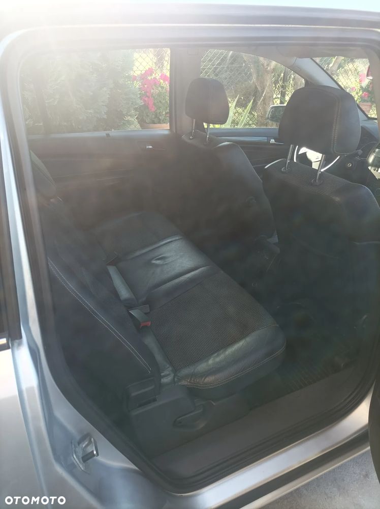 Opel Zafira 2.0 T Sport - 8