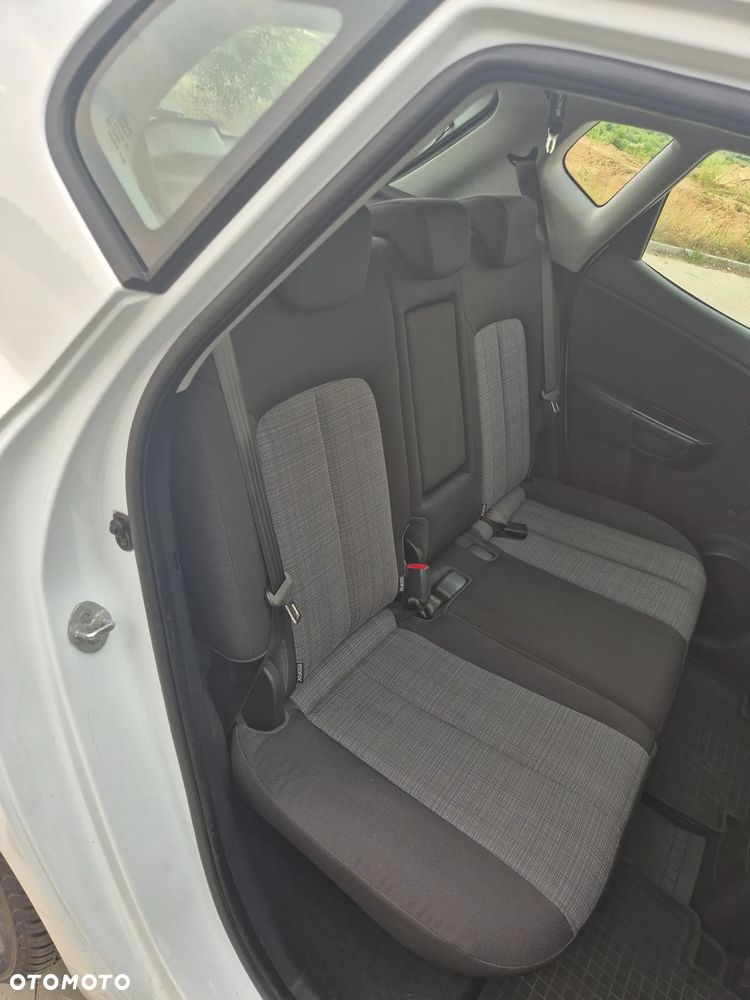 Kia Venga 1.4 L - 8