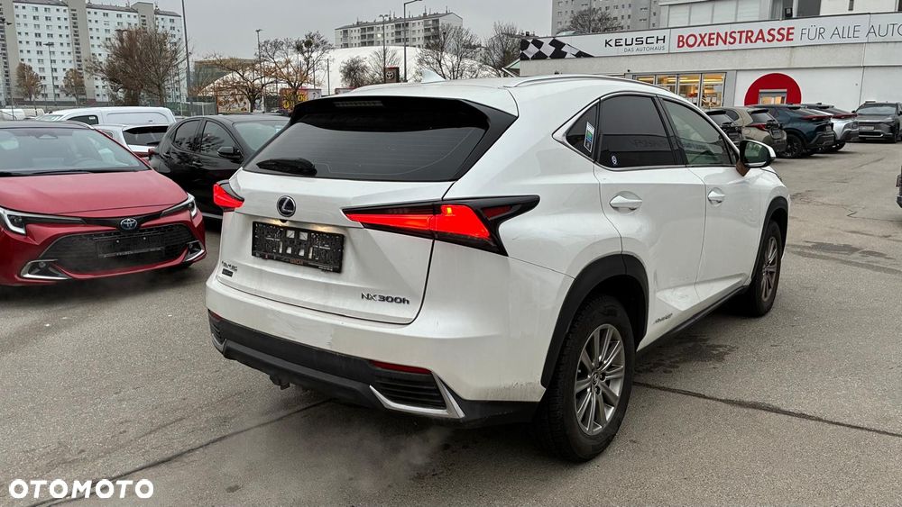Lexus NX 300h Comfort AWD - 8