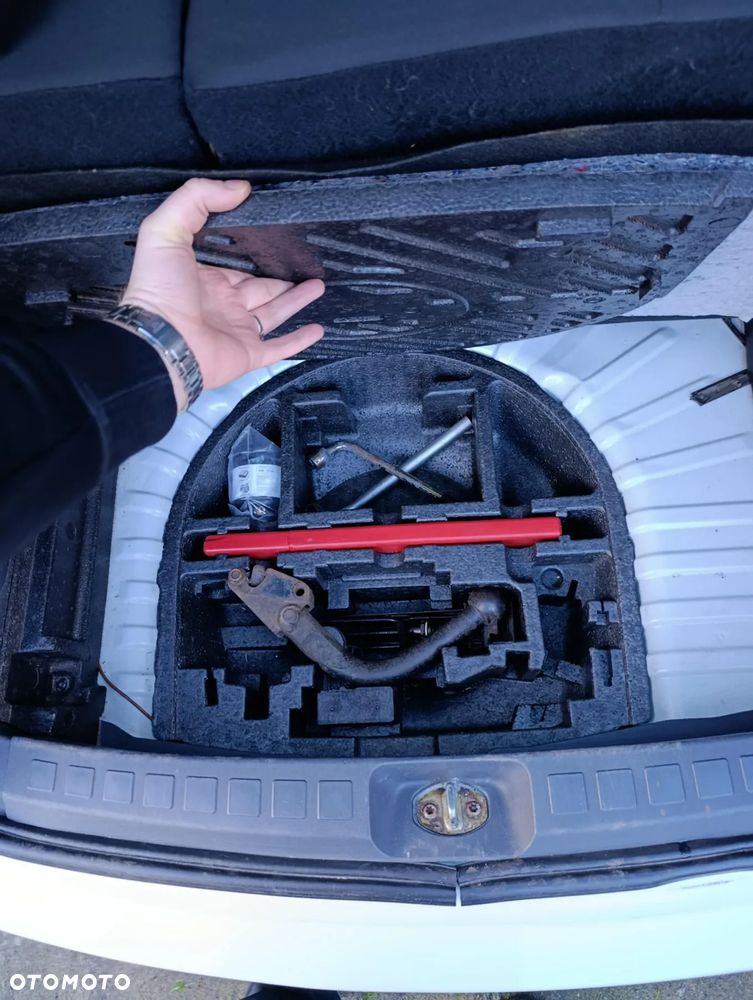 Mitsubishi Colt 1.1 - 14