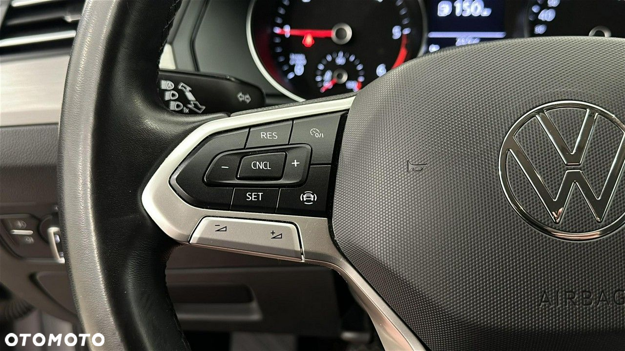 Volkswagen Passat - 24