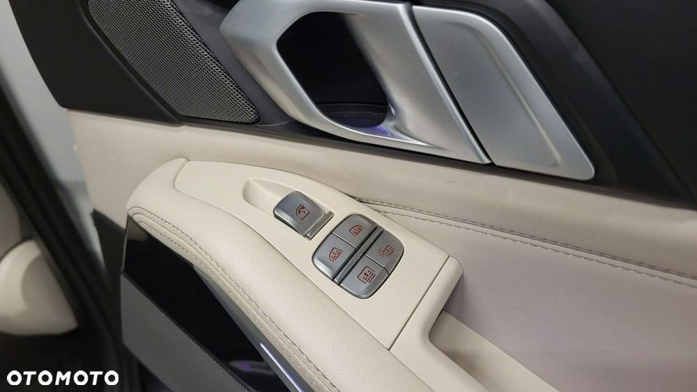 BMW X7 M50i sport - 24