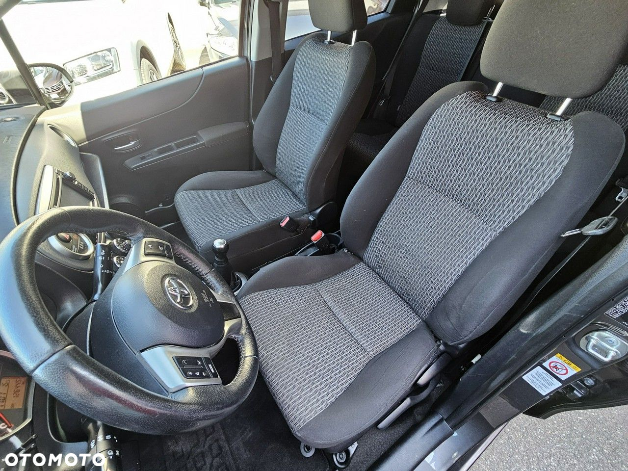 Toyota Yaris - 10