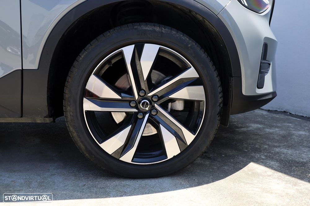 Volvo XC 40 2.0 B3 Plus Dark - 7