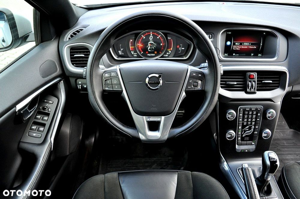 Volvo V40 D2 Drive-E R-Design Momentum - 7