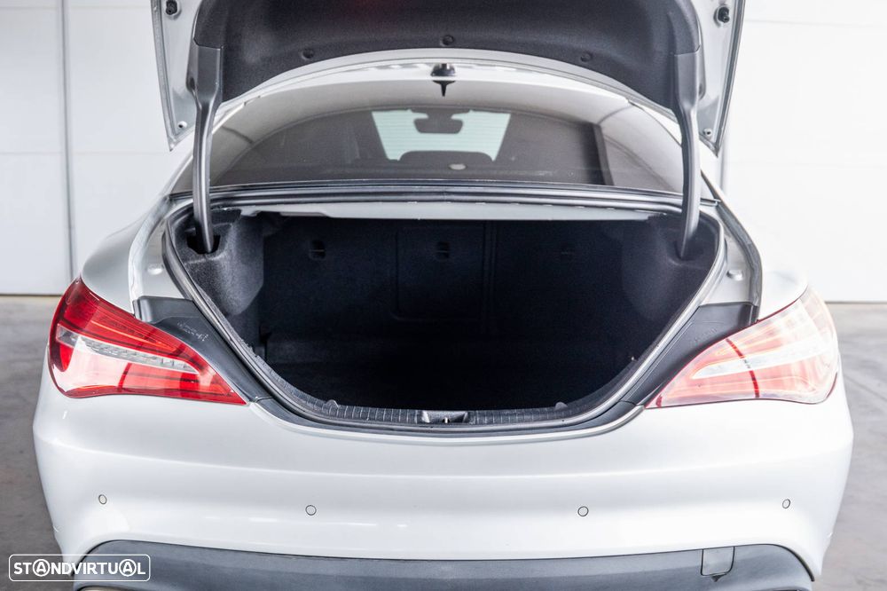 Mercedes-Benz CLA 180 d - 12