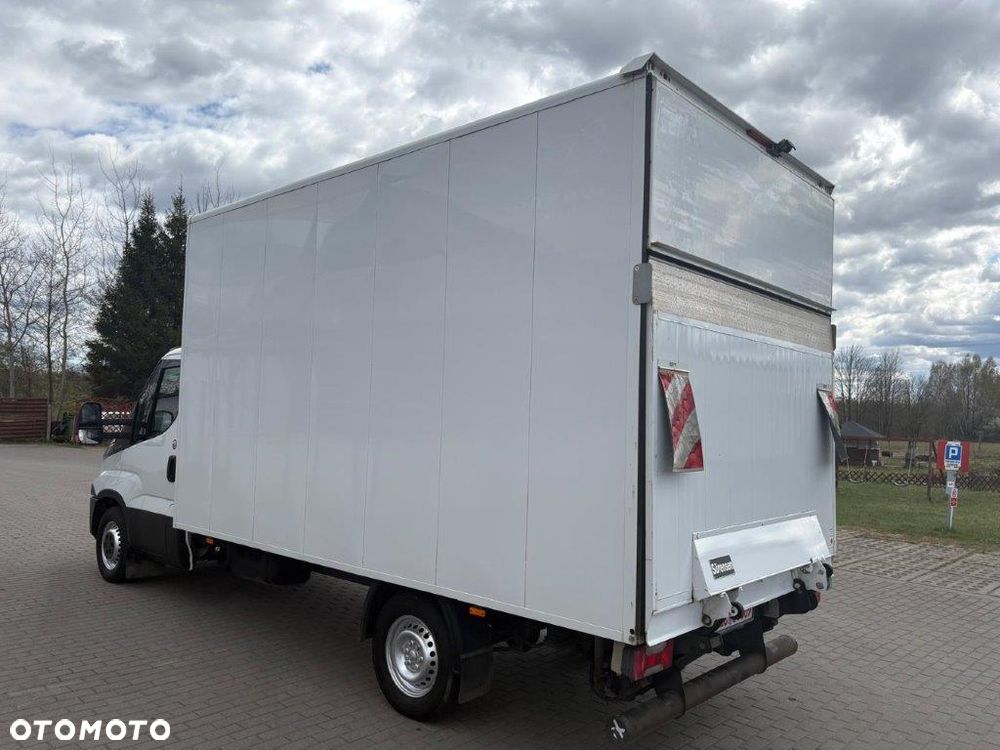 Iveco DAILY 35S KONTENER Z WINDĄ 8EP 2,5wysoki Super Stan - 9